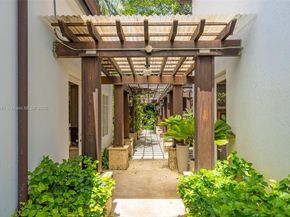 7320 SW 79th Ct, Miami FL 33143
