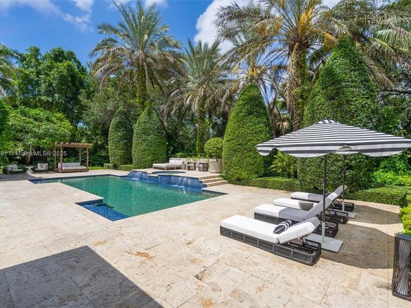 7320 SW 79th Ct, Miami FL 33143