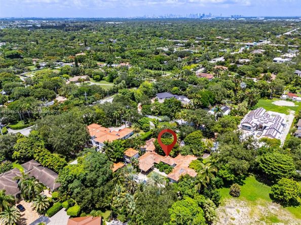 7320 SW 79th Ct, Miami FL 33143