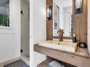 7320 SW 79th Ct, Miami FL 33143