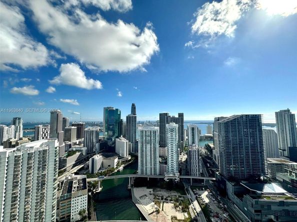 92 SW 3rd St PH5213, Miami FL 33130