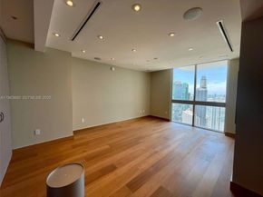 92 SW 3rd St PH5213, Miami FL 33130