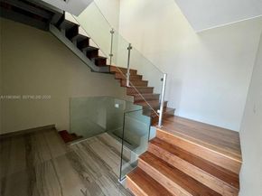 92 SW 3rd St PH5213, Miami FL 33130