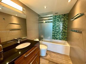 92 SW 3rd St PH5213, Miami FL 33130