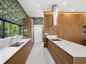 4354 Alton Rd, Miami Beach FL 33140