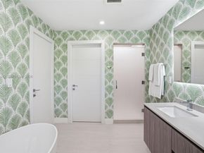 4354 Alton Rd, Miami Beach FL 33140