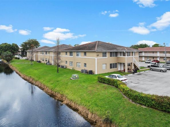 835 Twin Lakes Dr 30C, Coral Springs FL 33071
