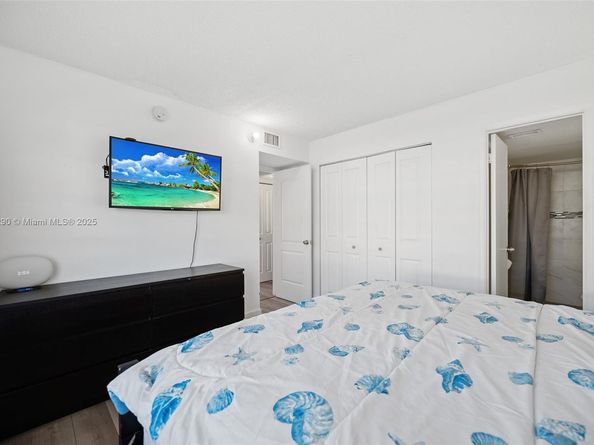 835 Twin Lakes Dr 30C, Coral Springs FL 33071