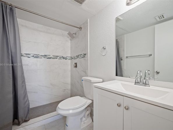 835 Twin Lakes Dr 30C, Coral Springs FL 33071