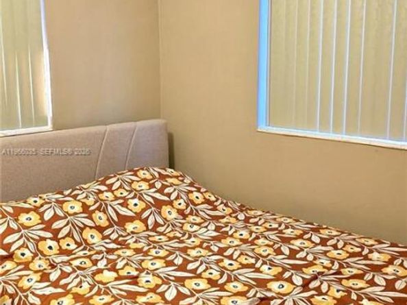 1481 SW 7th Ter, Deerfield Beach FL 33441