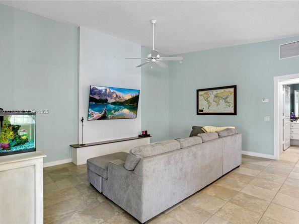 8199 Saint Johns Ct, Wellington FL 33414