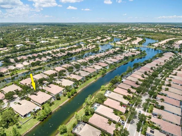 8199 Saint Johns Ct, Wellington FL 33414