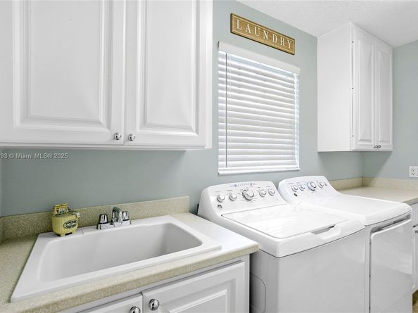8199 Saint Johns Ct, Wellington FL 33414