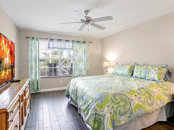 8199 Saint Johns Ct, Wellington FL 33414