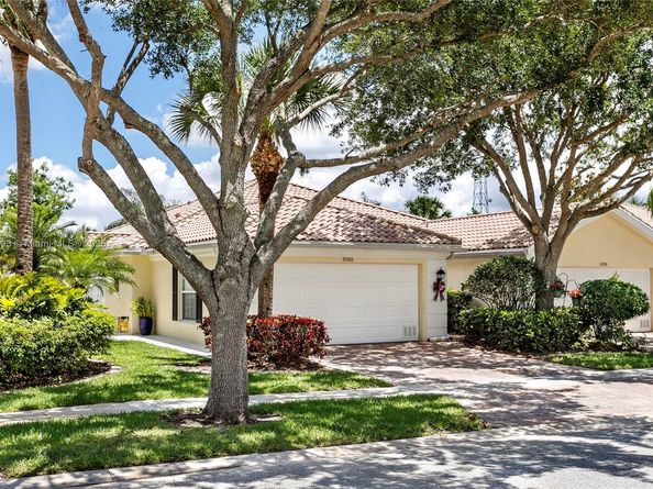 8199 Saint Johns Ct, Wellington FL 33414