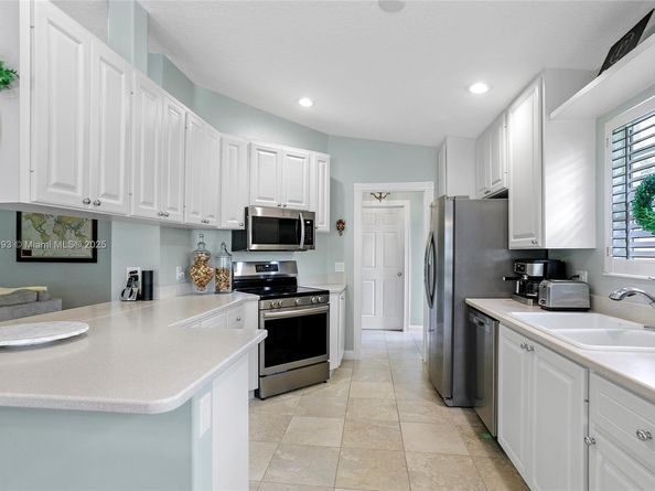 8199 Saint Johns Ct, Wellington FL 33414
