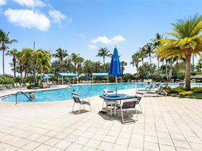 8199 Saint Johns Ct, Wellington FL 33414