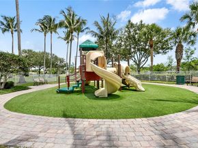8199 Saint Johns Ct, Wellington FL 33414