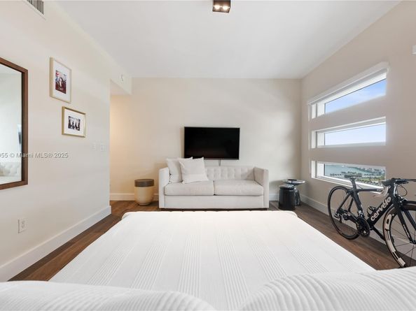 1040 Biscayne Blvd 1602, Miami FL 33132