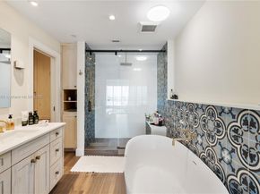 1040 Biscayne Blvd 1602, Miami FL 33132