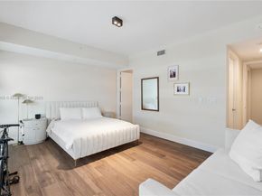 1040 Biscayne Blvd 1602, Miami FL 33132