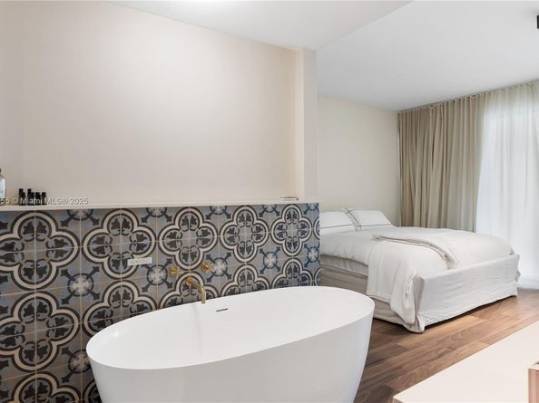 1040 Biscayne Blvd 1602, Miami FL 33132