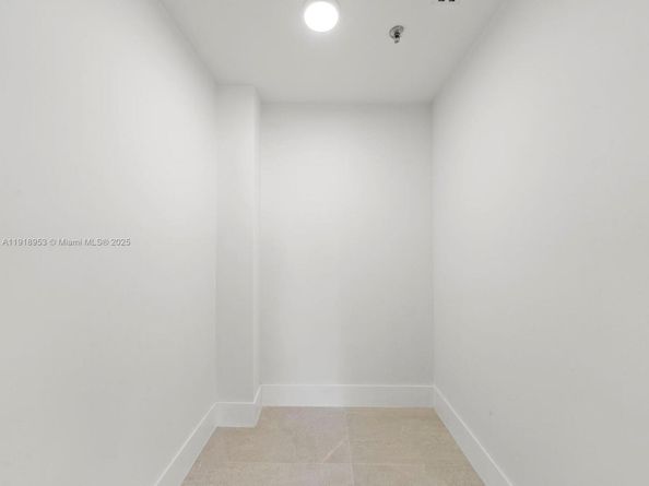 4854 NW 7th St 206, Miami FL 33126