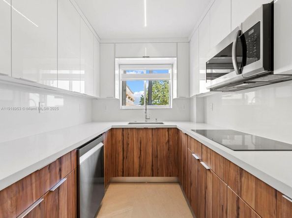 4854 NW 7th St 206, Miami FL 33126