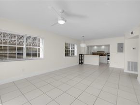 462 Golden Isles Dr 210, Hallandale Beach FL 33009