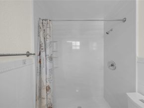 462 Golden Isles Dr 210, Hallandale Beach FL 33009