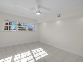 462 Golden Isles Dr 210, Hallandale Beach FL 33009