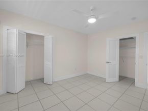 462 Golden Isles Dr 210, Hallandale Beach FL 33009