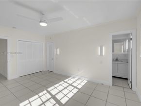 462 Golden Isles Dr 210, Hallandale Beach FL 33009