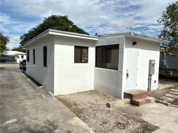 2462 Johnson St, Hollywood FL 33020