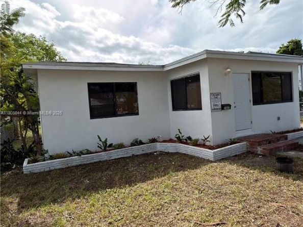 2462 Johnson St, Hollywood FL 33020