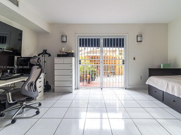 6926 NW 166th Ter 1302, Miami Lakes FL 33014