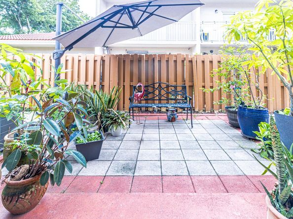 6926 NW 166th Ter 1302, Miami Lakes FL 33014