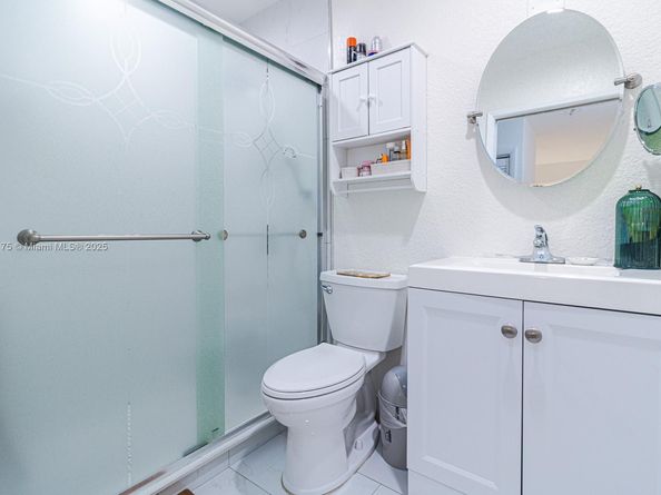 6926 NW 166th Ter 1302, Miami Lakes FL 33014