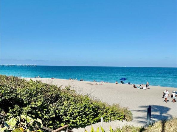 915 S Bay Colony Dr S S, Juno Beach FL 33408