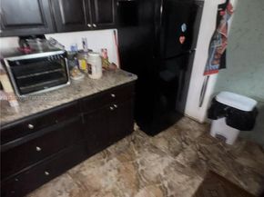 1121 NW 56th St, Miami FL 33127