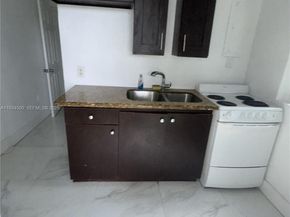 1121 NW 56th St, Miami FL 33127