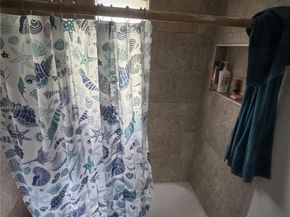 1121 NW 56th St, Miami FL 33127