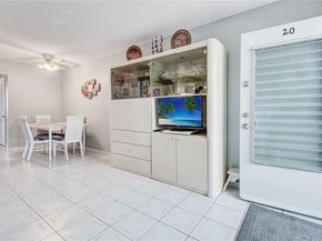 800 SW 10th Ter 20T, Hallandale Beach FL 33009