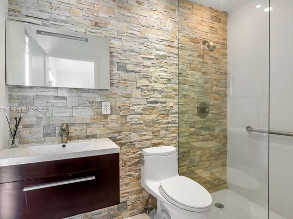 8215 SW 63rd Pl, Miami FL 33143