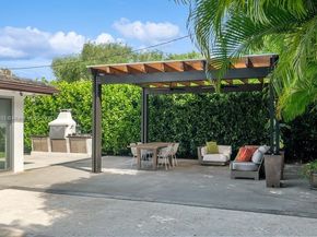 8215 SW 63rd Pl, Miami FL 33143