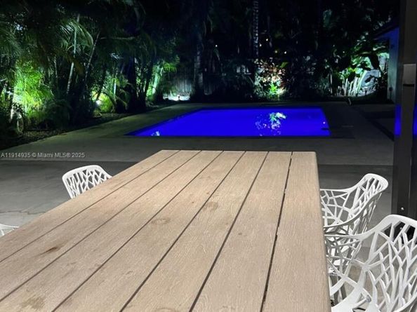 8215 SW 63rd Pl, Miami FL 33143