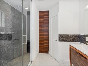 8215 SW 63rd Pl, Miami FL 33143