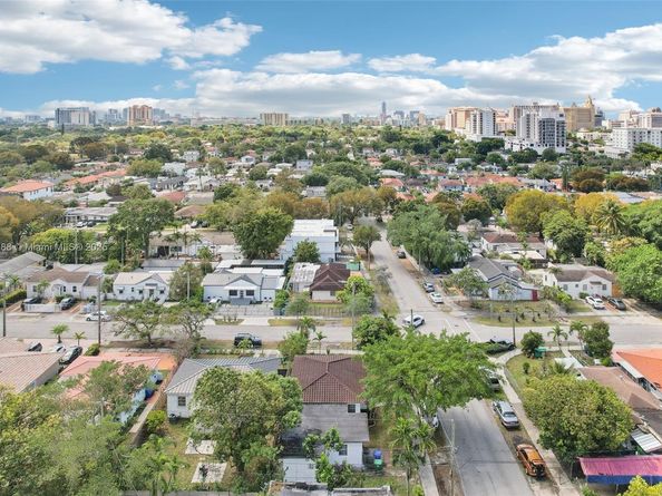 1121 SW 36th Ave, Miami FL 33135