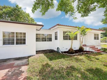 1121 SW 36th Ave