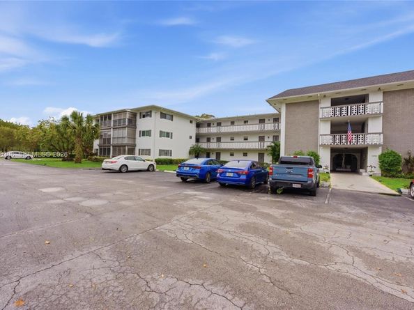 1201 Hillcrest Ct 209, Hollywood FL 33021